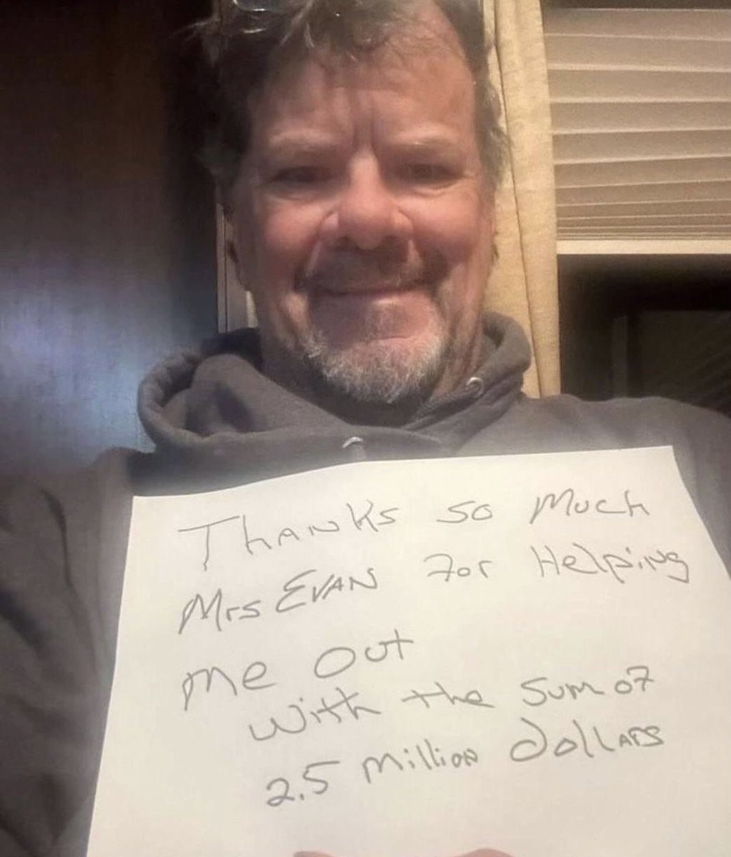 evankaterose8's tweet photo. Am helping the poor people . Inbox 📥 me now if you seriously need my help to pay 💰 for your bills 💵 . https://t.co/RsA4s6SOtJ