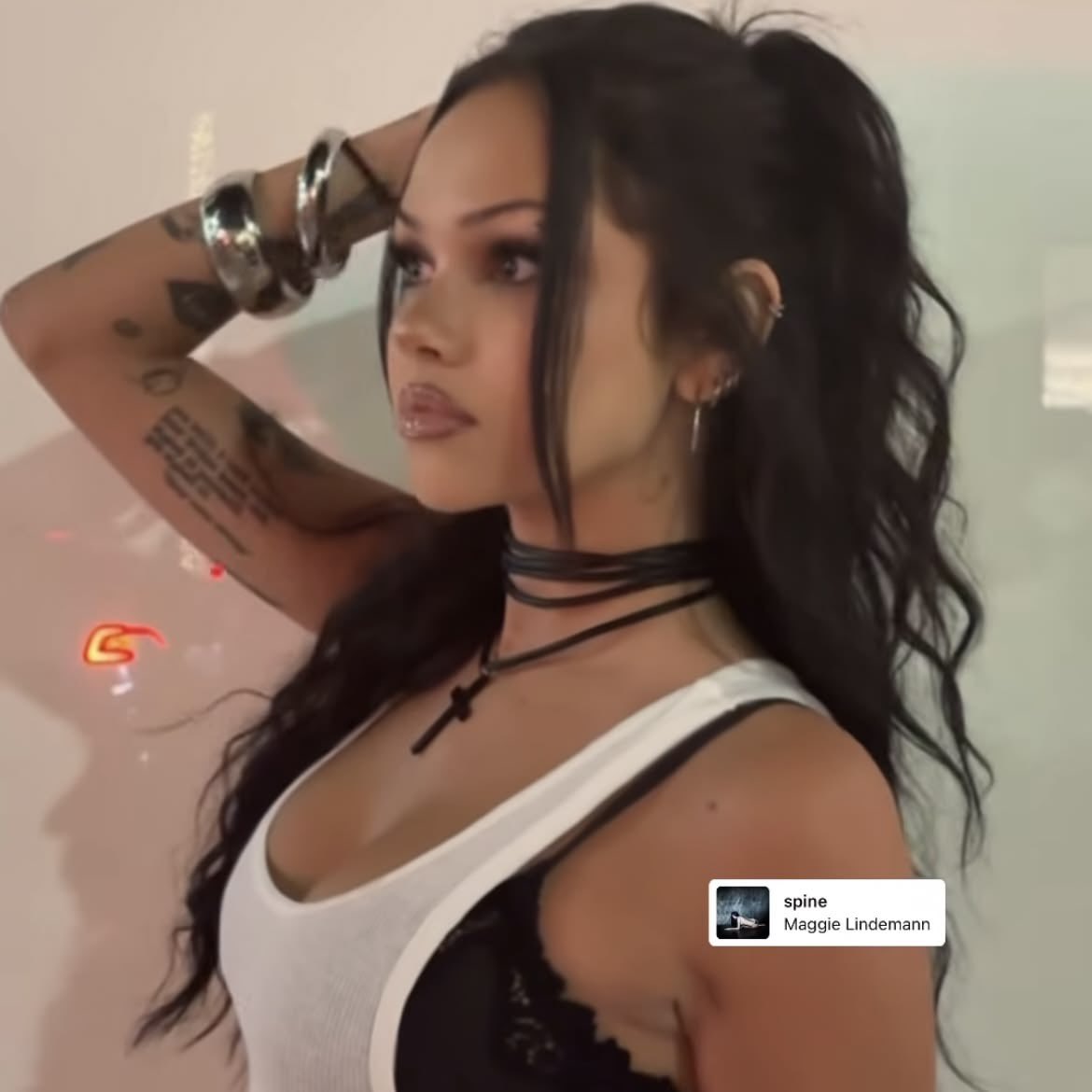 elayna tweet media