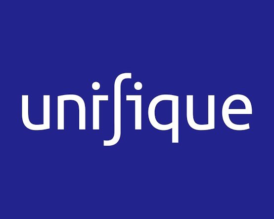 ClaudeAnalytics's tweet photo. Unifique Telecomunicações #FIQE3 | 1T26 🧵
Crescimento sustentado e forte geração de valor no Sul do país.
• 📊 Receita Líquida: R$ 268,7 milhões (+14,2% vs 1T25).
• ✅ Lucro Bruto: R$ 134,8 milhões — margem bruta sólida de 50,2%.
• 💰 Lucro Operacional (EBIT): R$ 64,8 milhões (+18,1% vs 1T25).
• ⚠️ Resultado Financeiro: -R$ 13,9 milhões (Impactado pelo custo da dívida para expansão).
• 🟢 Lucro Líquido: R$ 41,1 milhões (+11,1% vs 1T25).
A Unifique apresentou um primeiro trimestre de 2026 com crescimento consistente, mantendo-se como um dos principais players de fibra óptica no Sul do Brasil. A expansão orgânica e a integração eficiente de aquisições permitiram que o Lucro Operacional (EBIT) crescesse acima da receita, demonstrando ganho de escala. A margem líquida permaneceu saudável em 15,3%, mesmo com o aumento das despesas financeiras atreladas ao financiamento da infraestrutura.
• 🏦 Dívida Bruta (Empréstimos e Financiamentos): R$ 1,024 bilhão.
• 💵 Caixa e Equivalentes: R$ 681,3 milhões.
• 📉 Dívida Líquida: R$ 342,8 milhões (Posição de alavancagem muito confortável).
Outros alertas:
• 🚀 Expansão 5G: A companhia segue investindo na ativação de rádio-bases para sua rede móvel, visando diversificar as fontes de receita além da banda larga fixa.
• 📡 Infraestrutura: O imobilizado líquido atingiu R$ 1,08 bilhão, refletindo o alto investimento em projetos de fibra e ativação de clientes.
• 💳 Participações a Pagar: Existem R$ 140,5 milhões em obrigações de aquisições passadas (earn-outs), sendo parte relevante no longo prazo.
💎 Análise de Geração de Valor (EVA)
• EBIT (1T26): R$ 64,8 milhões.
• Capital Investido: R$ 1,511 bilhão (Patrimônio Líquido de R$ 1,169 bi + Dívida Líquida de R$ 342,8 mi).
• Custo de Capital (WACC): Estimado em ~13% a.a. (ou ~3,1% ao trimestre).
Resultado: A Unifique foi uma geradora de valor no 1T26. Com um ROIC (Retorno sobre Capital Investido) trimestral de aproximadamente 4,3%, a empresa superou o seu custo de capital estimado (~3,1%). Ao contrário de outras operadoras regionais que lutam com margens apertadas, o modelo de negócios da Unifique continua a extrair rentabilidade real superior ao custo de oportunidade do capital investido na rede.