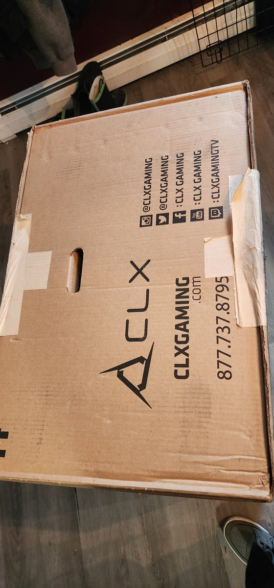 Umb694's tweet photo. Recieved my giveaway pc today from @CLXGaming and @RobertsSpaceInd I couldn't be more excited to open a box before. I love this. Cant wait to play on it. 

Thank you https://t.co/klSKbbP6dr