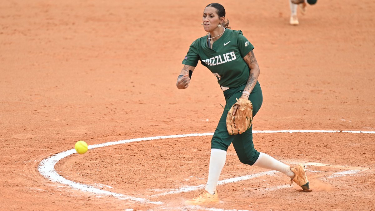 GGC_Softball's tweet photo. Softball Closes Out Season with Opening Round Loss to Top-Seeded William Carey. Grizzlies won 30 games and a NAIA postseason game for the 11th straight appearance.

📰 - https://t.co/PXP3moHbja

#ClawsOut | #PumpingOutChampions https://t.co/pygmyi2UrF