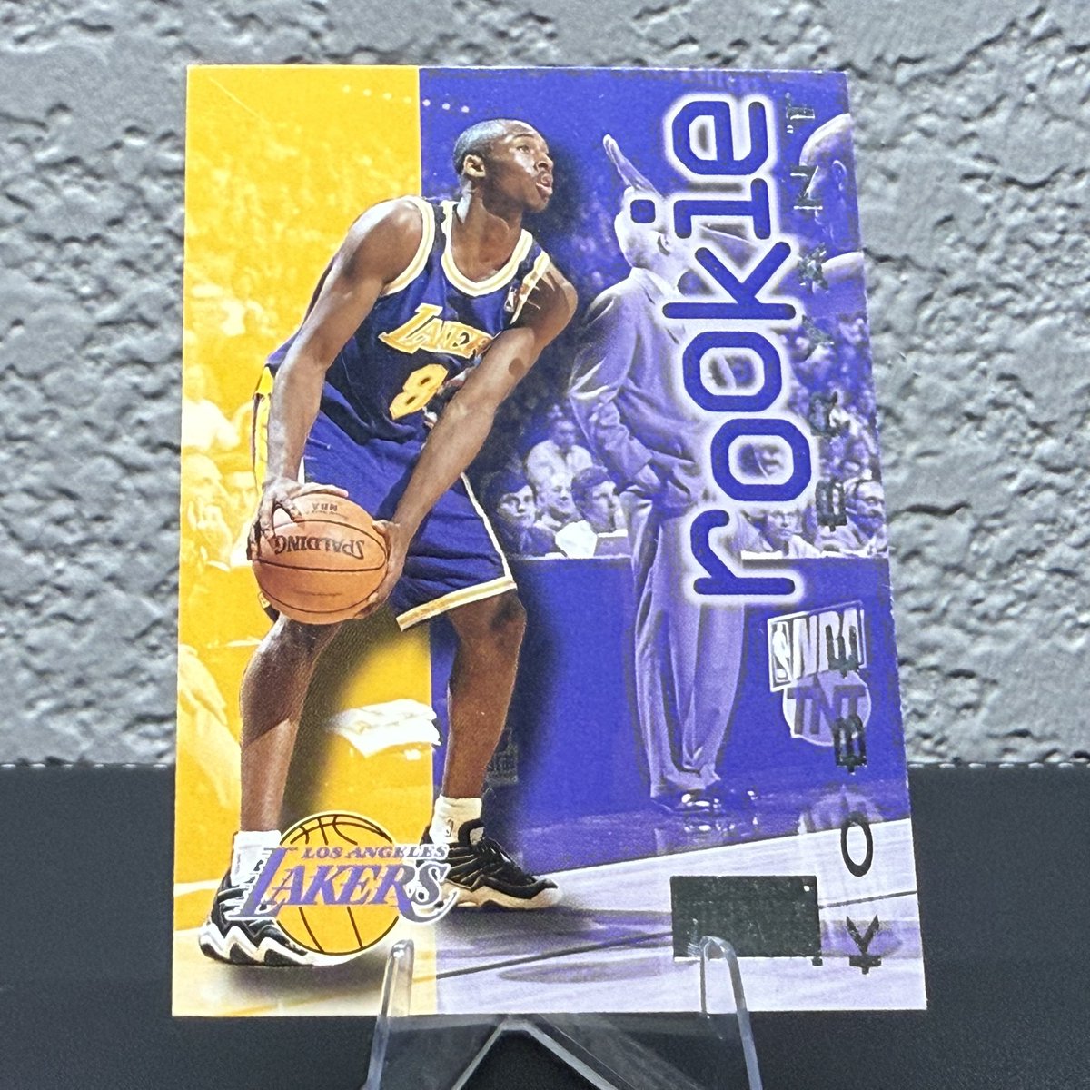 HardPressedShop's tweet photo. Kobe Bryant Rookies in the shop!
https://t.co/ndkqzc2hGp

#blackmamba #basketballcards #lakers #rookie #hof https://t.co/QmgcyryPDJ
