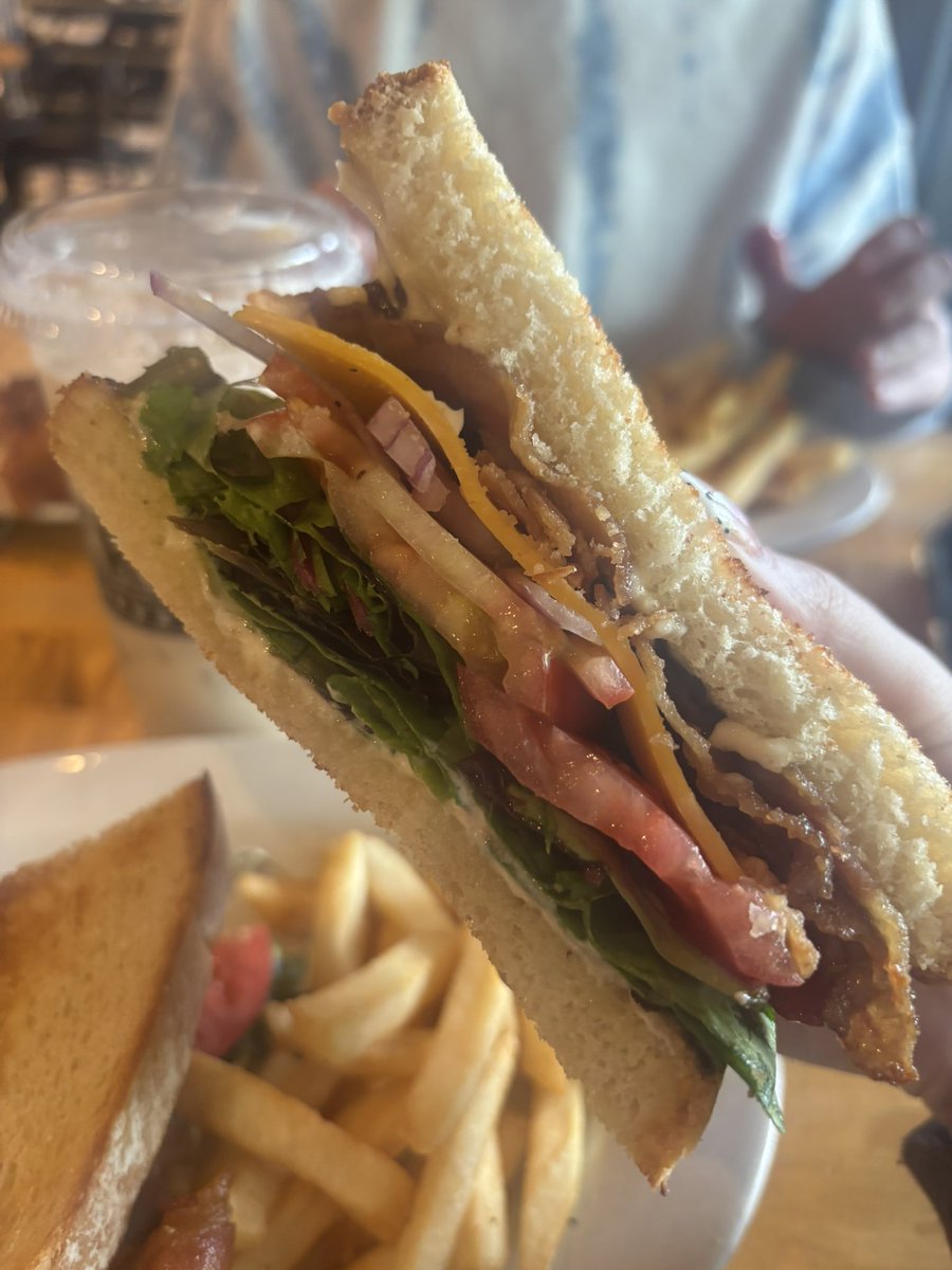 allysav's tweet photo. thinking about this blt rn https://t.co/JHmLjdGGo4