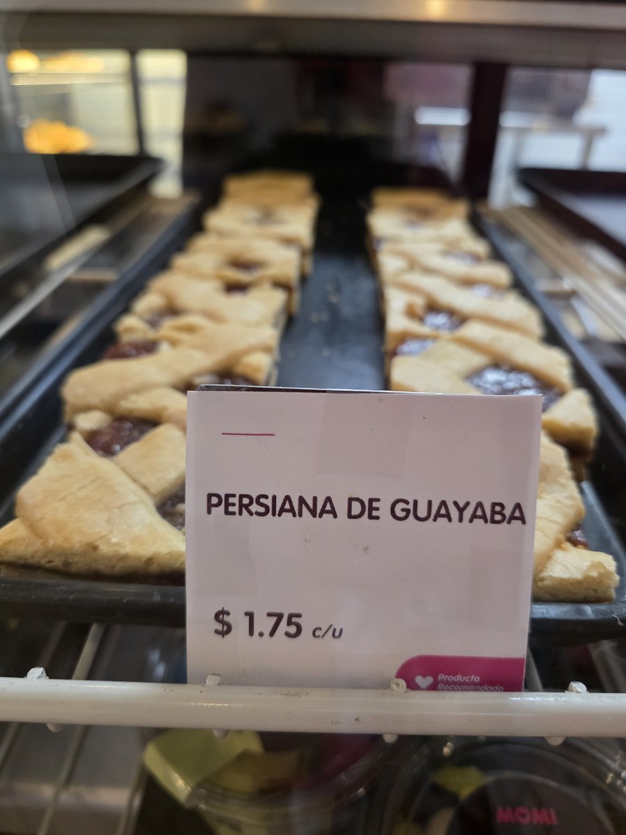 ONETWO507's tweet photo. A veces ajustar precios puede caer en el abuso. 

Cómo es posible que unas persianitas que la semana pasada estaban en .85 centavos ahora la hayan subido a $1.75 así porque si, unos 106% de más. Mismo tamaño, misma masa, misma guayaba.

Hay dos opciones la comprás o no... Y adivinen allá quedaron, y no solo aumentaron eso aumentaron todo

Amigos de @dulceriamomi los amo. Pero así no se juega con quienes siempre compramos.