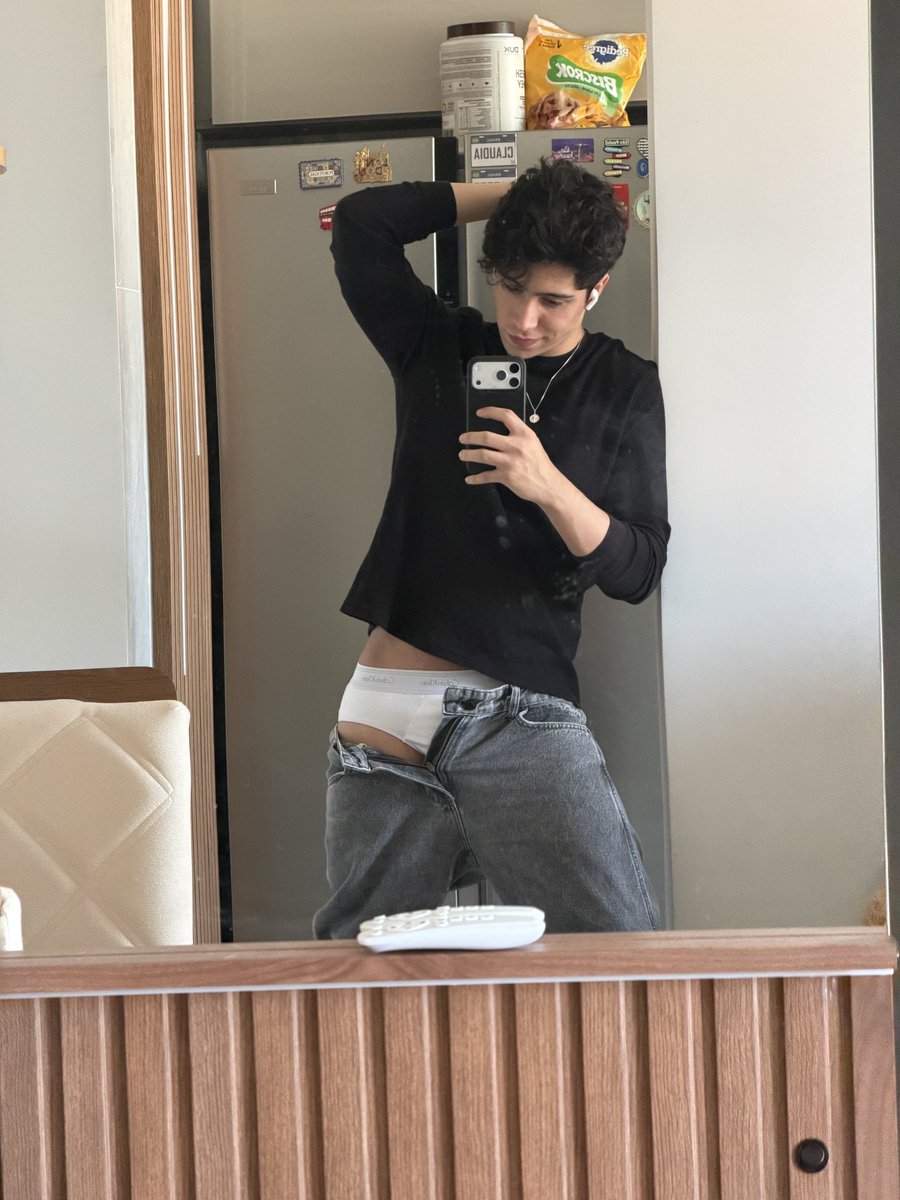 Marcoss? amiga ele não tá ouvindo tweet media