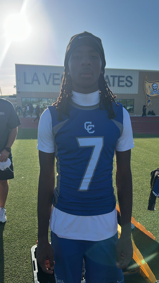 RaheemFlukerr's tweet photo. Great session today at La Vega High School! Ended it with a Pick 6 more to come! @WillieCarter34 @Coach_A_Nowell @Dbrooks4021 @ConnallyCadets @Coach__OMalley @TrustMyEyesO #RECRUITTHECADETS https://t.co/tCDvv60LSQ