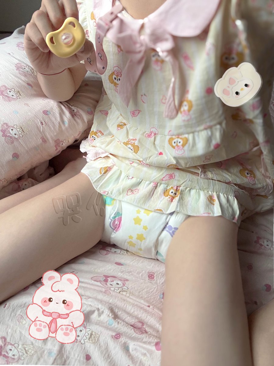 Dantapaip's tweet photo. 就～一口哦😝
#ABDL #幼儿退行 https://t.co/Ae5jh5a5JM
