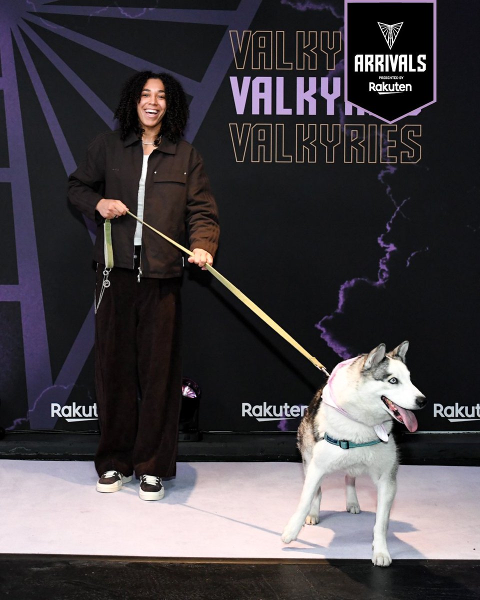 valkyries's tweet photo. Ballhalla’s best dressed back at it, featuring some very special guests from the @PeninsulaHumane 🥹🦮

@rakuten | Arrivals https://t.co/r9XXkZeMfb
