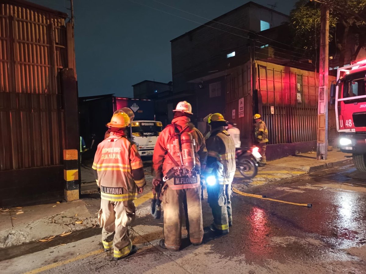 Bomberos Guayaquil tweet media
