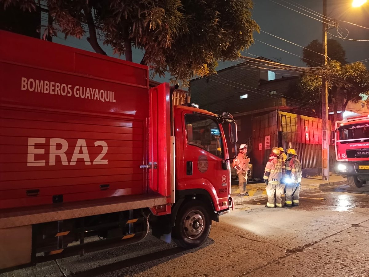 Bomberos Guayaquil tweet media