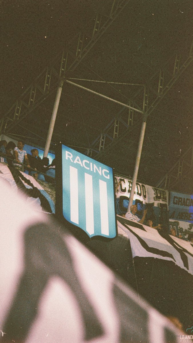 Alanmuratore97's tweet photo. ORGULLOSO CADA DIA MÁS DE SER DE RACING CLUB DE AVELLANEDA. LO DE HOY DEMUESTRA LO GIGANTE QUE SOMOS. CONTRA TODOS COMO TODA LA VIDA PERO VAMOS A HACERLES PELEA A LA MAFIA Y VOLVER A RESURGIR https://t.co/YGfqyvLdsk