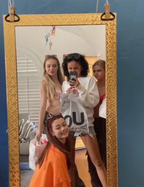 adéla’s diary tweet media
