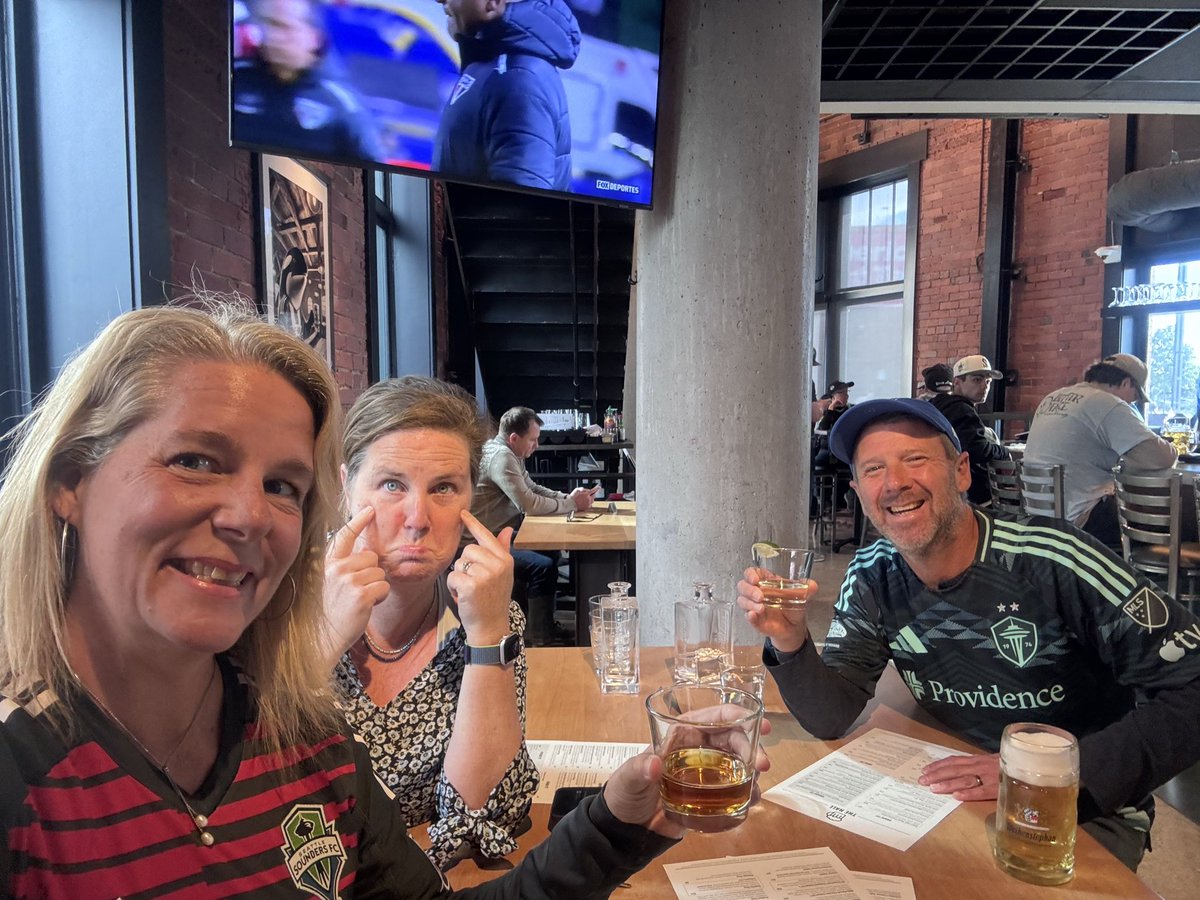 WSeattleSteph's tweet photo. Fireball!!! (And tequila and beer!) 🔥⚽️
Go Sounders!!! 💚💙💚💙 https://t.co/Lain5B7XCk