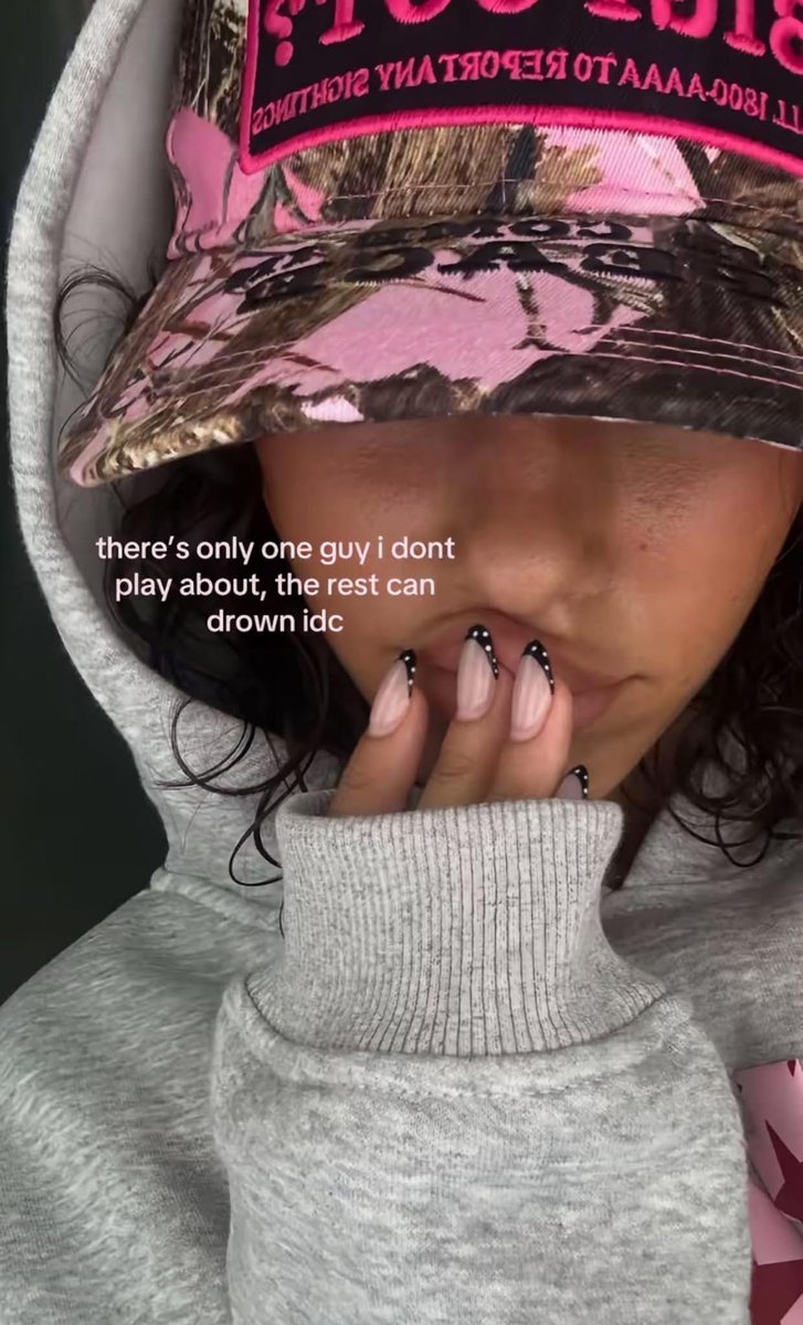 GIFS tweet media