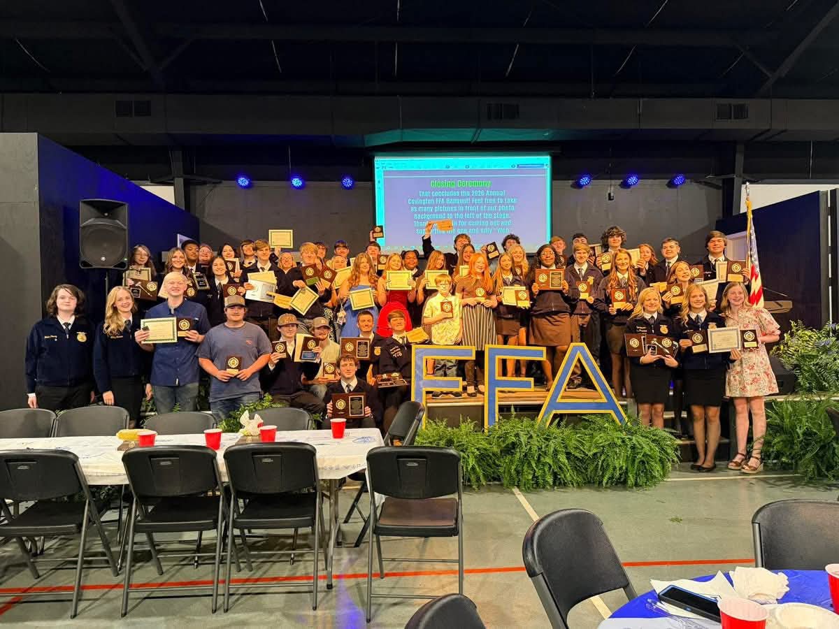 CovFFA's tweet photo. A Level 5 Banquet for the @CovFFA last night! Big thanks to @CovingtonHighTN and @TCSchools_ for all of the support not only this year, but every year! Now let's get 2 claps and a Ric Flair! 👏 👏 wooooooooo!!!! #woocrew #endlesspossibilities https://t.co/hVckoSa1c3