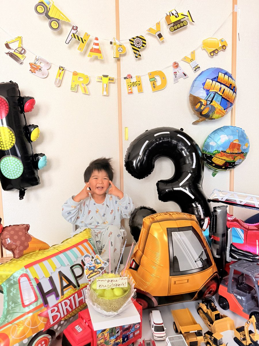 junko_cheer's tweet photo. 愛息子3歳🎉
まだまだ甘えん坊ベビちゃん🦁🍼
どんどん成長していく姿を見れるのが嬉しい反面大きくならないでぇぇとも😂🥲🙏🏾ママにしてくれてありがとう💕
これからも二人三脚でいっぱい思い出作ろうね📔👱🏽‍♀️🦁🫧✨ https://t.co/gGHumHKfMB