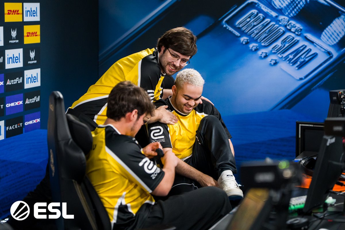 Intel® Extreme Masters tweet media