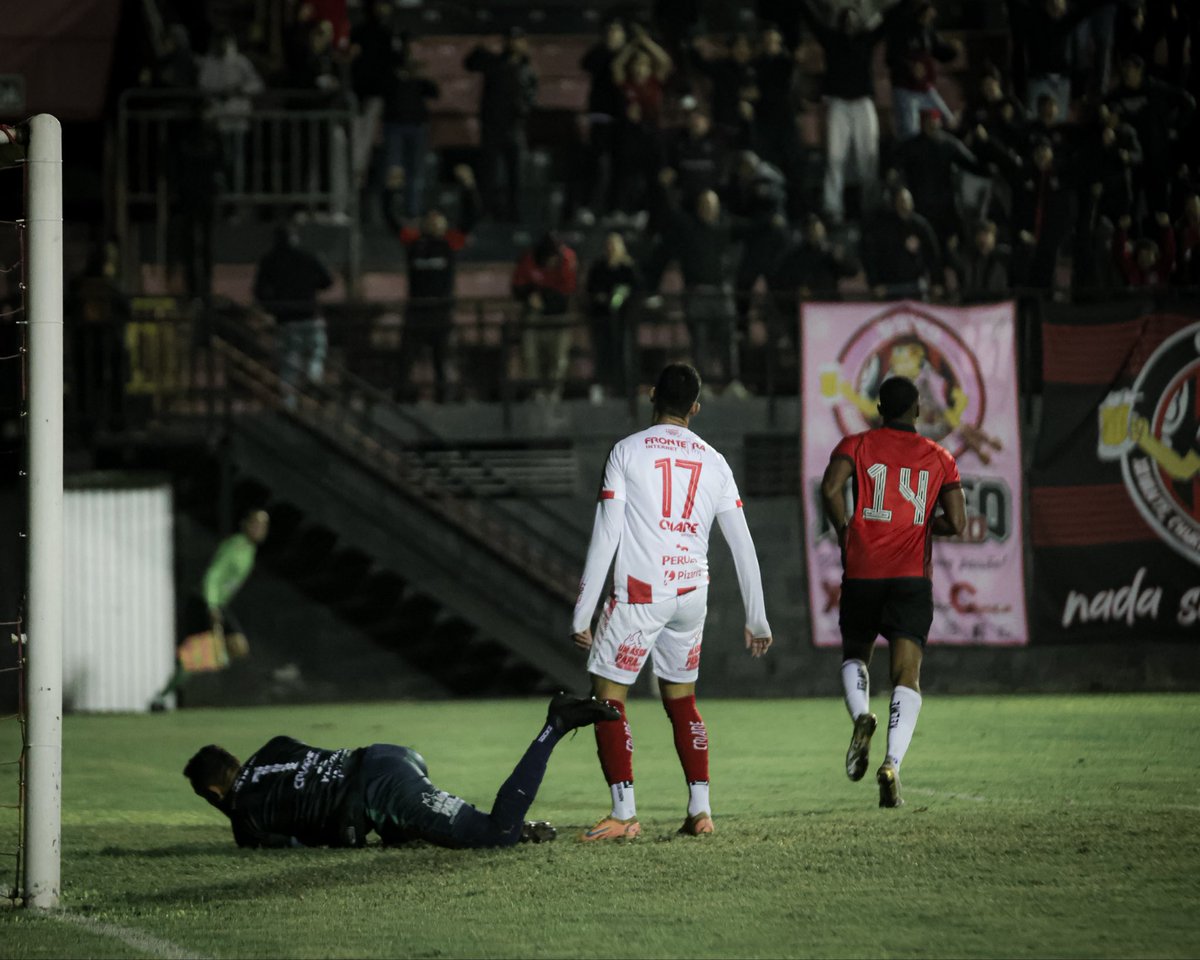GEBrasilOficial's tweet photo. Vitória na estreia! 💪🏽🇹🇹

Na noite desta quarta (13), o Xavante recebeu o Guarany-BG em jogo válido pela primeira rodada da Copa FGF e venceu por 2 a 0.

Os gols rubro-negros foram marcados por Guty e Morbeck. https://t.co/xFp3nlFWVy
