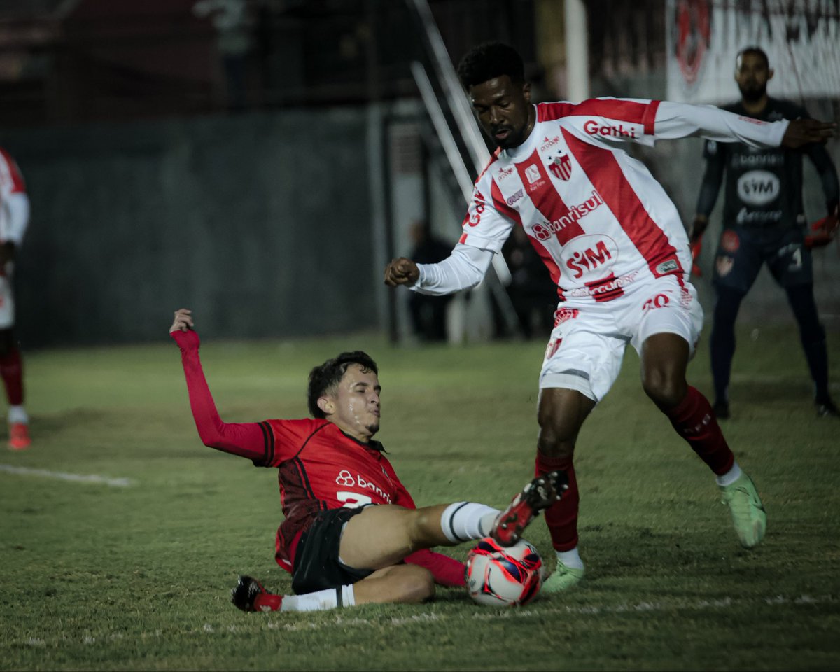 GEBrasilOficial's tweet photo. Vitória na estreia! 💪🏽🇹🇹

Na noite desta quarta (13), o Xavante recebeu o Guarany-BG em jogo válido pela primeira rodada da Copa FGF e venceu por 2 a 0.

Os gols rubro-negros foram marcados por Guty e Morbeck. https://t.co/xFp3nlFWVy