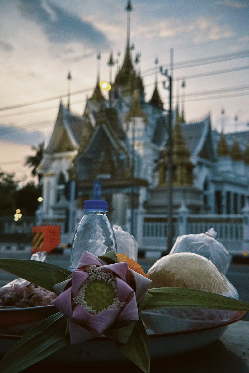 Patama1991's tweet photo. ตื่นเช้าตักบาตร ทุกวัน..

05.10.69 (วัดท่าซุง) https://t.co/TS5zrtZI2z