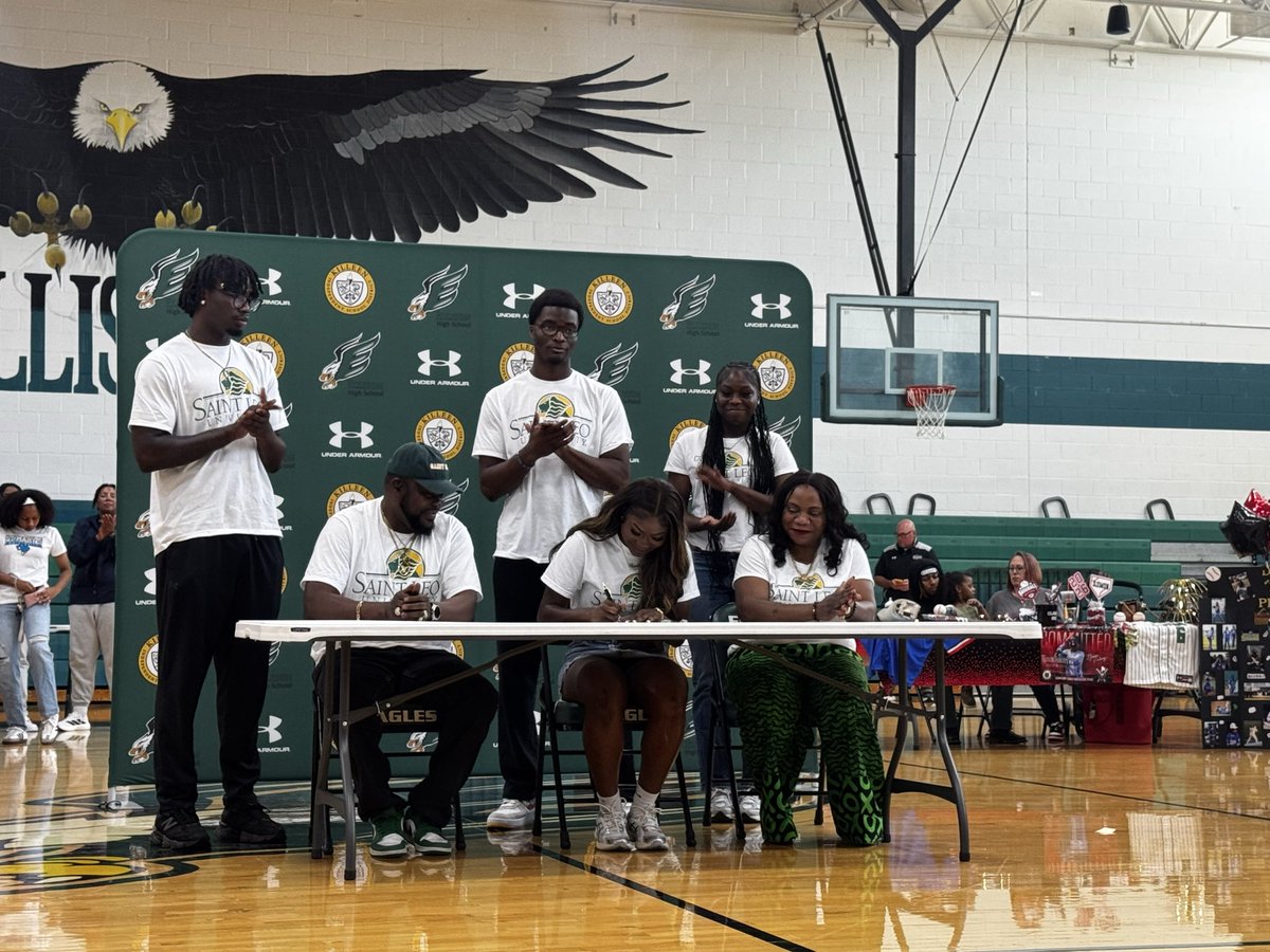 EllisonLady_BB's tweet photo. Congratulations to Jadesola Oladipo on signing with Saint Leo University! 🏀✍🏽
Hard work, dedication, and perseverance paying off. #Committed #CollegeSigning #EaglePride
@JadesolaOladipo @KilleenISD_ @DannyServance @EHSPrincipal https://t.co/blR5dfx0OU