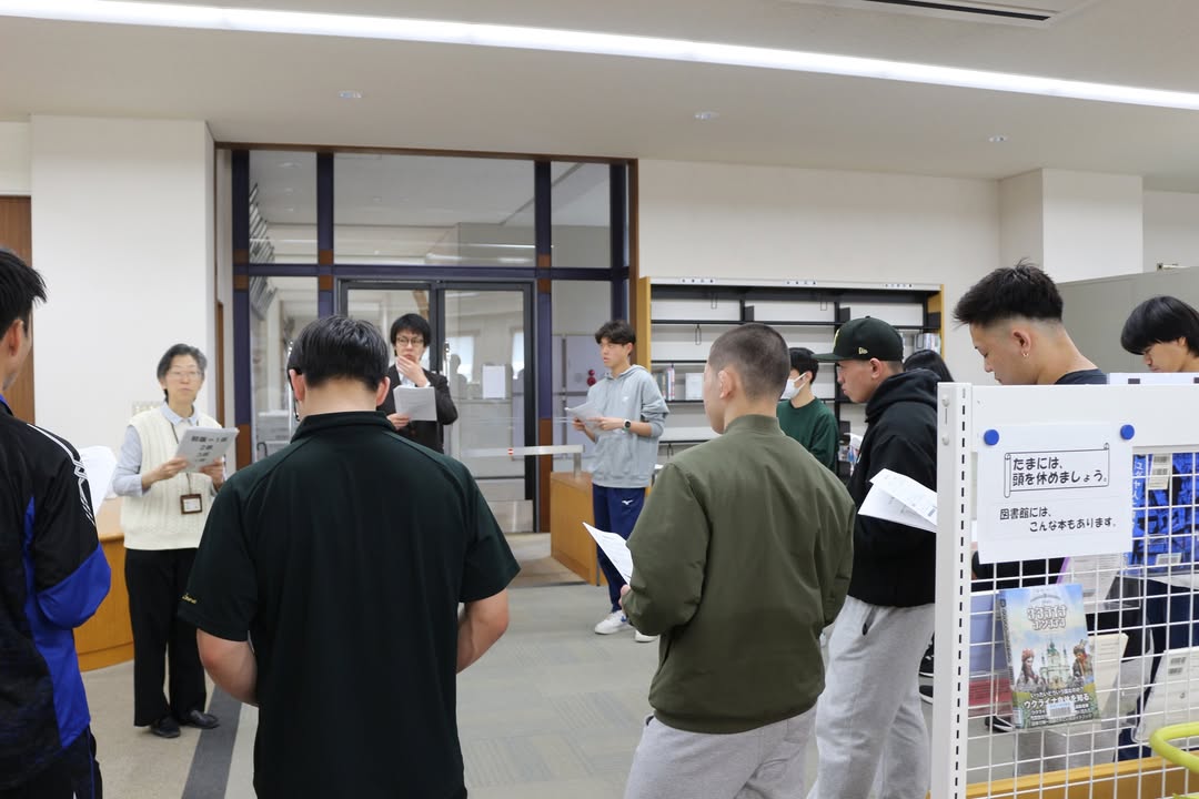seiwauniv's tweet photo. 清和大学には、清和大学と清和大学短期大学部にそれぞれ図書館があります。
こちらは大学の図書館、法律をはじめとした書籍がたくさん所蔵されています。

#清和大学 #公務員 #警察官 #消防官 #自衛官 #学生生活 #サッカー #野球 #柔道  #法学部 #図書館 #説明会 #使い方 https://t.co/cq2YaU7iTm