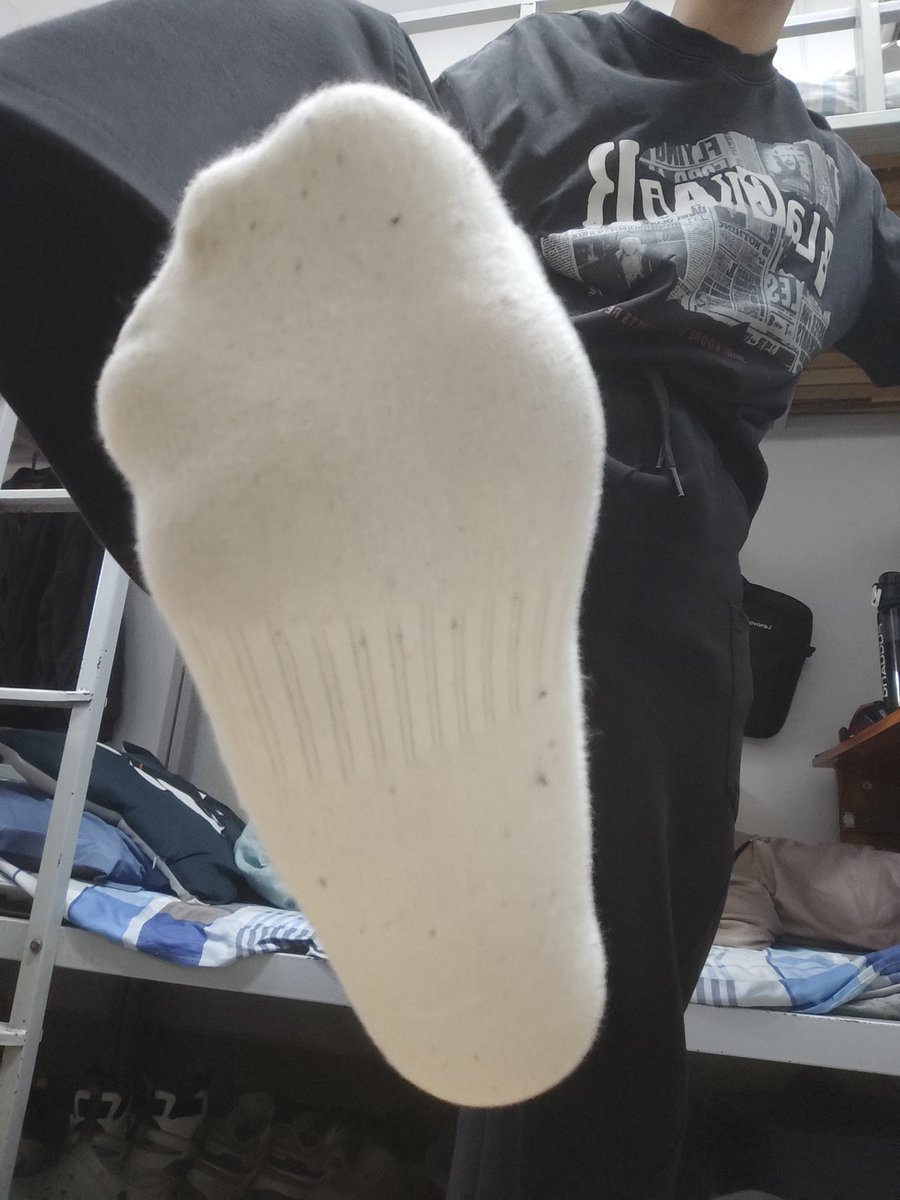 Ren22072's tweet photo. 🦶下总感觉缺什么东西🤔 https://t.co/YoW8bn7b9D