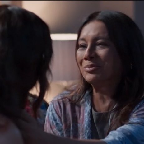 filomenaferret0's tweet photo. Dira Paes gigante!
A gente fala muito da química dela com o Marcos Palmeira, mas a química com a Sophie Charlotte desde #Tititi é incrível!
#TrêsGraças https://t.co/fEK8sCQor8