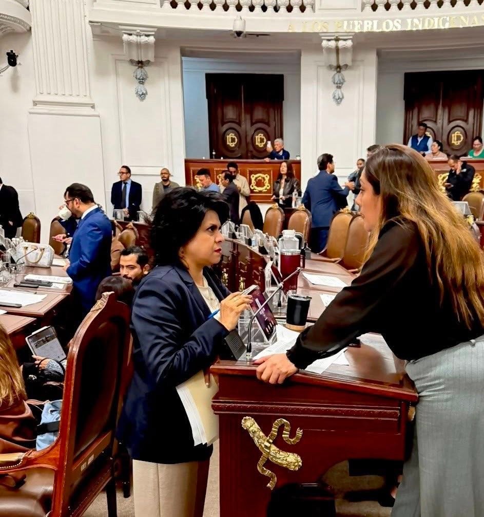 IlianaSanchezCh's tweet photo. 🏛️ En el Congreso de la Ciudad de México inscribí un punto de acuerdo para fortalecer acciones contra el uso indebido de la vía pública y el cobro ilegal de estacionamiento.
Seguimos trabajando por calles más ordenadas y una movilidad segura para todas y todos
#TrabajoLegislativo https://t.co/YOZTB8M5Rh