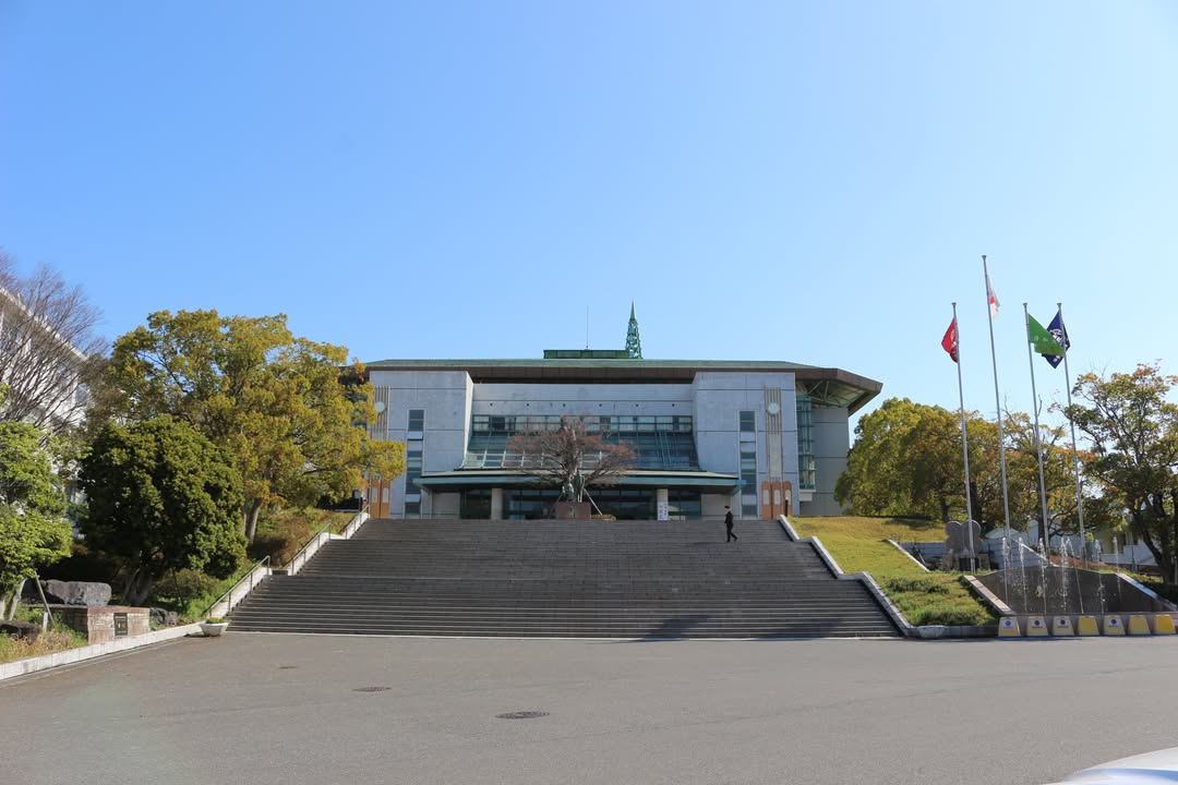 seiwauniv's tweet photo. ☆４月振り返り＋☆
桜の季節からあっというまにGWも終わりました。
近頃広報用撮影に協力してくれる学生も増えてきて、非常にありがたいです。💯

#大学案内 #学案 #清和大学 https://t.co/W5vGKVluu2