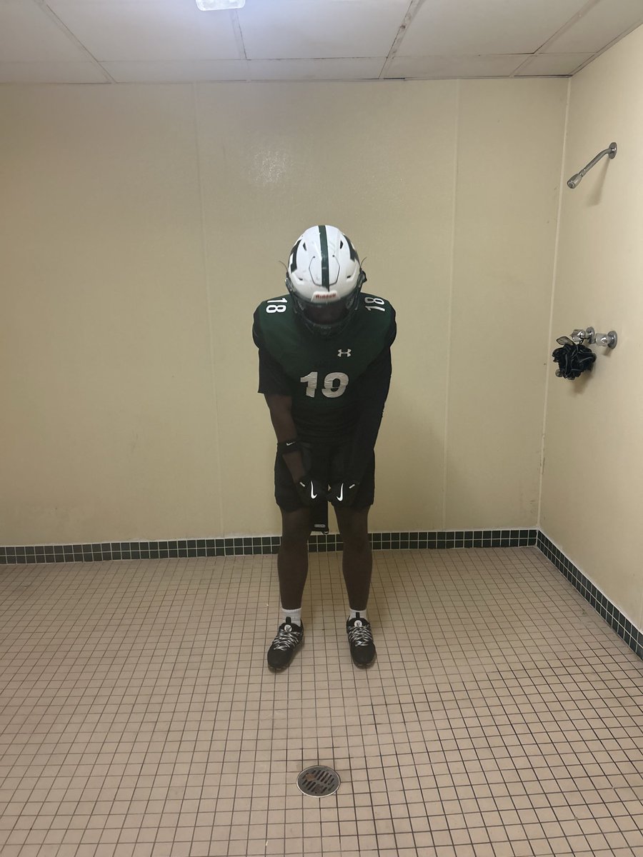 JadinThompkins's tweet photo. Spring Ball game Green vs White

Still got more to work on into my craft and getting better every single day to be the best of the best by ANY MEANS NECESSARY!!!

#18 Ath

1.interception
2.Solo tackles 
1.Assists tackle https://t.co/Ud1lFtdJGP