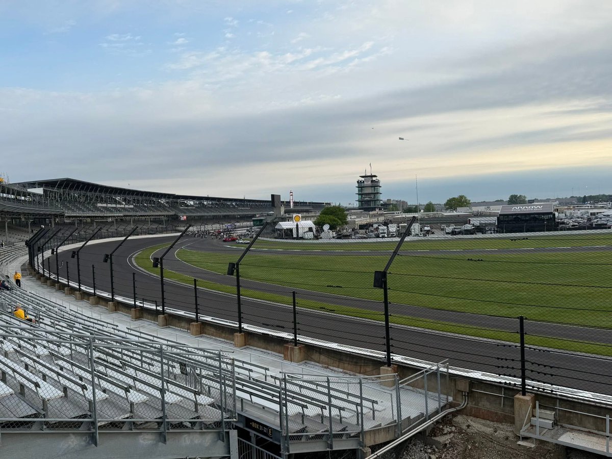 RegionColtsFan's tweet photo. Can't wait to be back in one of the best seats in the house @IMS in a lil over a week!!! #Indy500 #IsItMay #GreatestSpectacleInRacing #Turn1ForLife https://t.co/H7RcKftPu5