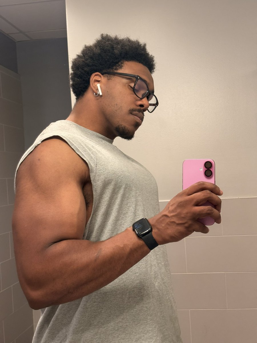 buffgawd's tweet photo. new phone https://t.co/S3eL3H7zxu