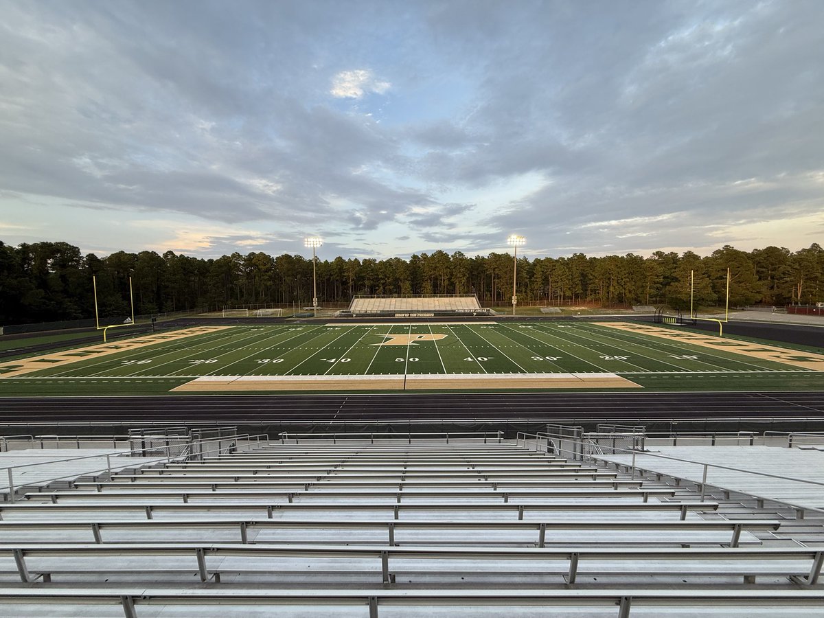 PC_PatriotsFB's tweet photo. Coaching Opportunities Available! We are looking for a new JV Head Coach with a background in OL or DB. Multiple CTE and EC positions available in building.

Our JV Program is 28-1 in the last 4 years. We average around 70-80 players on JV. 

Please DM for more information. https://t.co/bGQGzaAZJ8