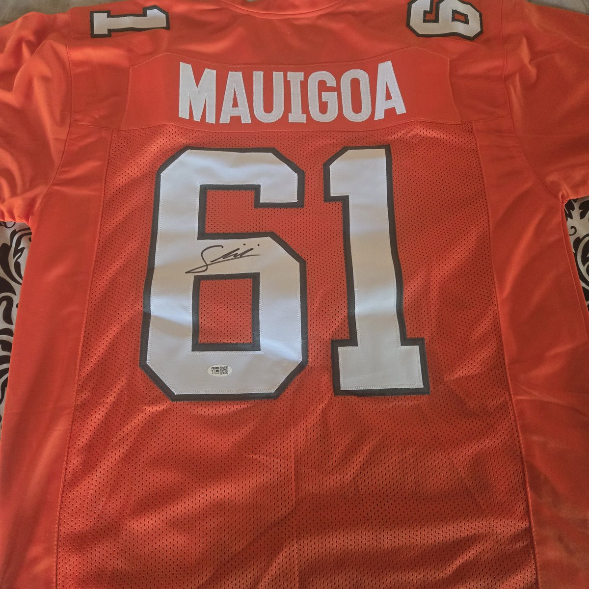 DavBin75's tweet photo. Picked up a jersey signed by Francis Mauigoa (not an official jersey. There are no Miami markings on the front). Message me if you are interested. #MiamiHurricanes https://t.co/NiDcimia63