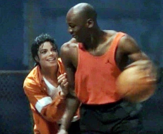 LeeMazing1995's tweet photo. The most iconic crossover in history featuring Michaels both Jackson and Jordan. Both last names start with a J and both can serve as first names. Even their middle names start with a J. Joesph &amp; Jeffrey. So either the two most iconic Michaels initals are MJJ. https://t.co/mpNsNxW2Ad
