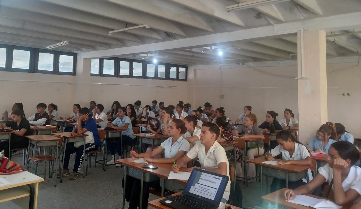 ExtUnicmcfg's tweet photo. Realizan Consulta Docente de Psicología para estudiantes de 2do año de Técnico Medio en Enfermería en la Universidad de Ciencias Médicas de Cienfuegos. Un importante espacio para el aprendizaje y la humanización en salud.
#Psicología#Enfermería#ExtensiónUniversitariaConCiencia https://t.co/DtuSEXstdG