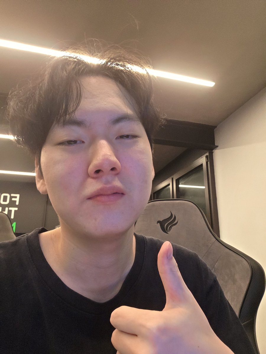 LOUD YOUNGJAE tweet media