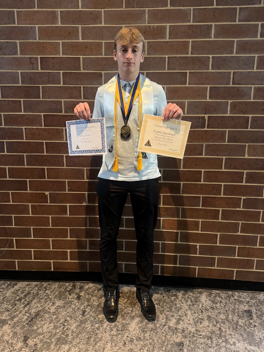 OxWildcatsHoops's tweet photo. Senior captain Carter Jacobsen won on the court and won in the classroom during his high school career. Carter finished with a 4.2 GPA, was the 2026 male scholar athlete, and was recognized as OHS’s salutatorian! He has no doubt left a positive impact on our program and school! https://t.co/3Ev0spedsr