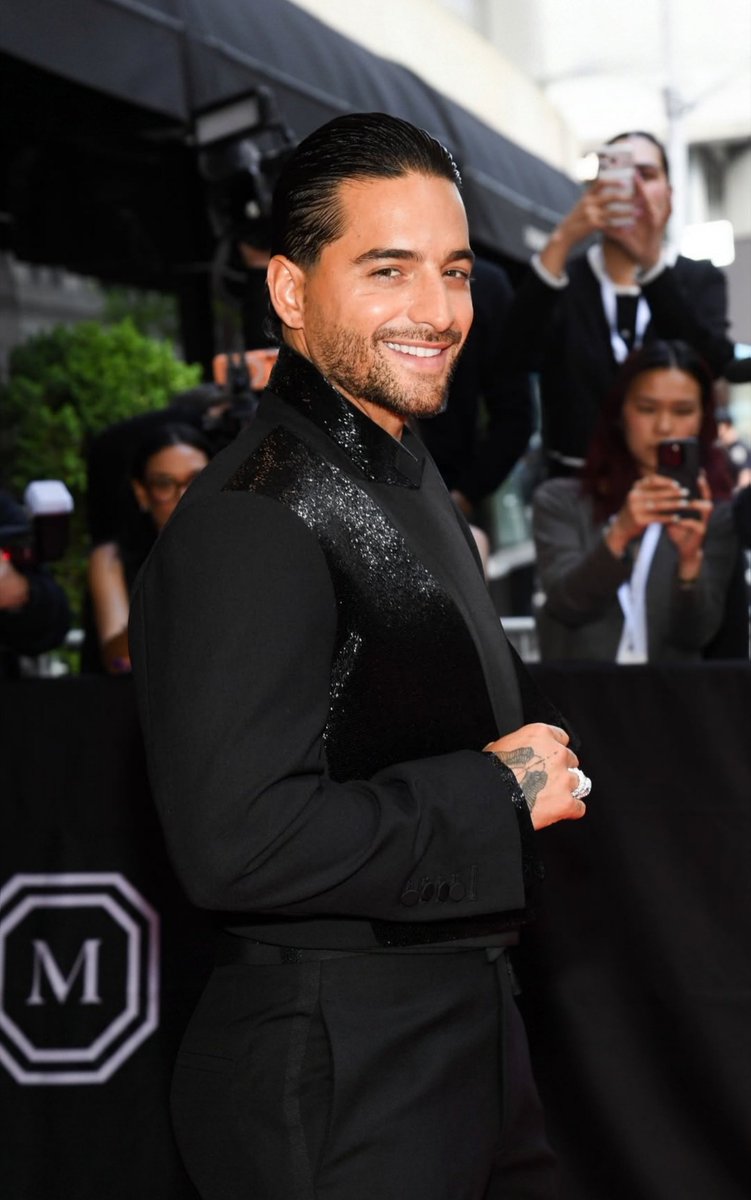 HS_Lohan's tweet photo. Maluma at the Met Gala, spechless ✨️ https://t.co/ye9xJyuy62