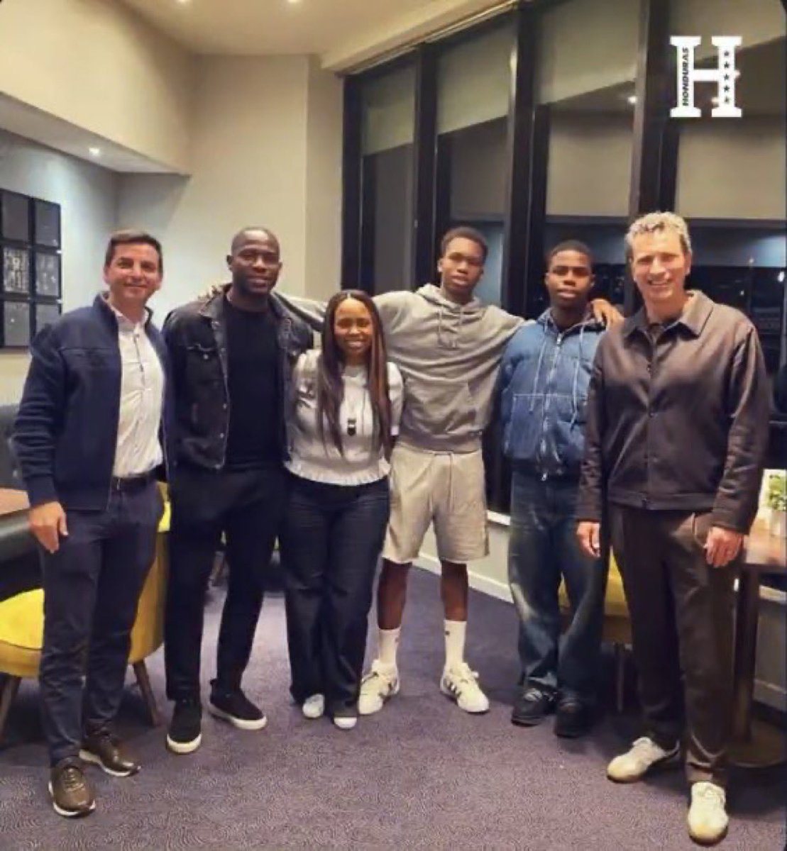 chacofunesjr's tweet photo. - Sandra Norales, mamá de Keyrol Figueroa, sobre la sensación de reunirse con Francis Hernández y José Molina 

“Muy positiva. Fueron respetuosos, profesionales, cercanos y claros. Valoramos mucho que hayan viajado a Inglaterra y se tomaran el tiempo de hablar, escuchar y explicar el proyecto”

“Con el Director Deportivo Francis, sentimos una visión real de integrar a Keyrol a una nueva generación. Con el entrenador Molina entendí que era el hombre, el guía. Con la conversación quedó claro que Keyrol tenía que montarse a este barco sí o sí. A veces no necesitas mucho; a veces solo necesitas cinco minutos”
