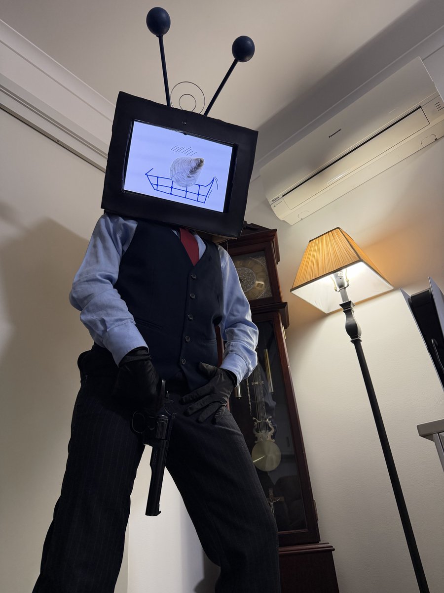 stormthedevi1's tweet photo. Triggger warning; gun (yes it’s real)
#tenna #deltarune #defernull #nulltenna #cosplay #photoshoot null Tenna being daddy https://t.co/PjZIvHOyMi