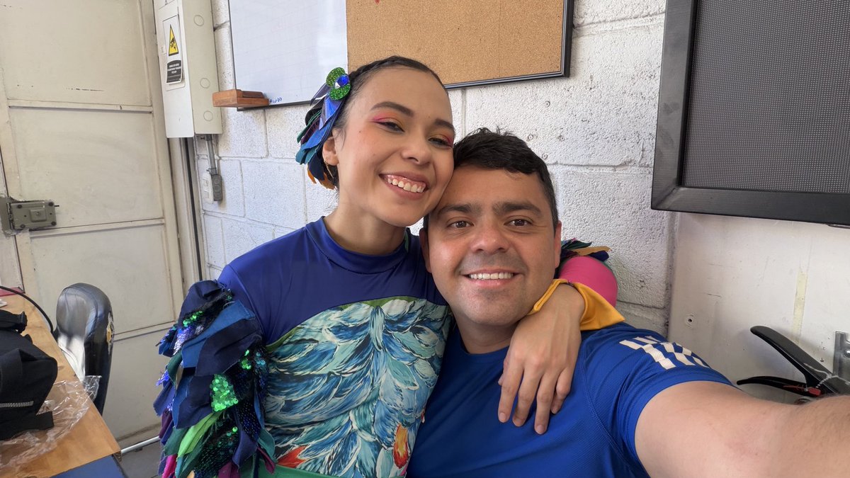 _solangieramire's tweet photo. Está colibrí vive enamorada de ti 🌸✨ https://t.co/koupdd5OlR