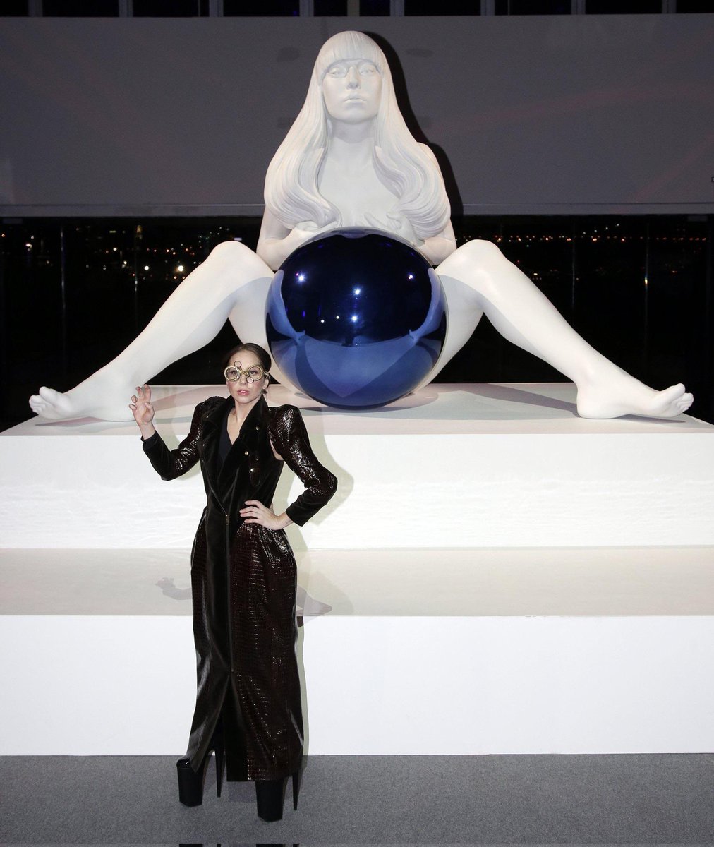 zvmbieboy's tweet photo. are we now talking about statues? https://t.co/shPasJ9PyY