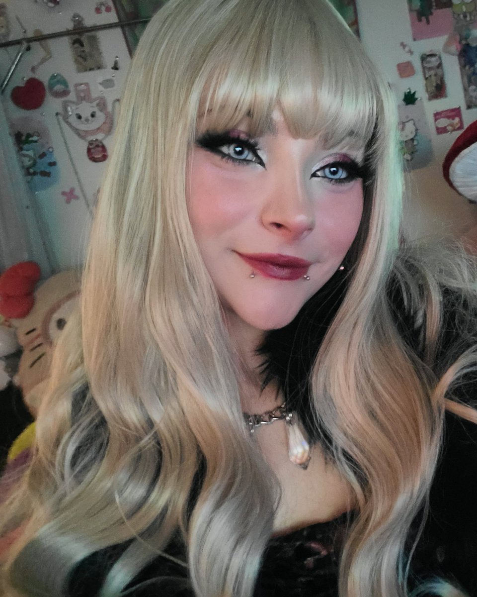 corpsexkitten's tweet photo. U 'n me 
#egirl #takemeback https://t.co/XNxW8sE1Mv