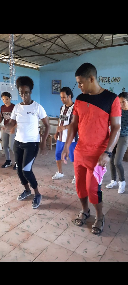 epefij's tweet photo. Los futuros profesores del curso habilitado, de la EPEF de la isla,demostrando su ritmo y sabor en una evaluación de educación rítmica. Prof.Lic. Yudit Matos Dieguez. https://t.co/4xzkJvioEz