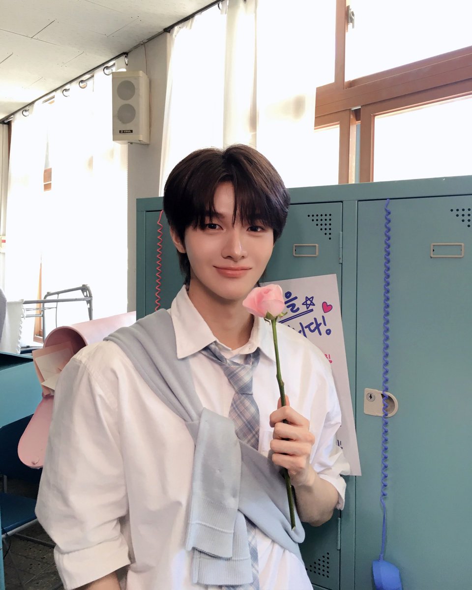 첼 tweet media