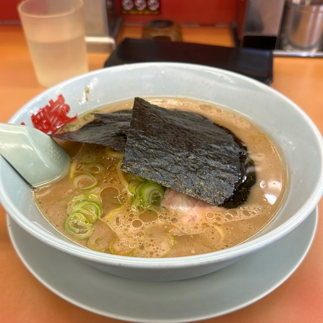 _norizo_'s tweet photo. 醤油ラーメン at ラーメン山岡家 月寒店 #毎日がラーメン https://t.co/6O50KdY3p5 https://t.co/GLUnn5AdiX