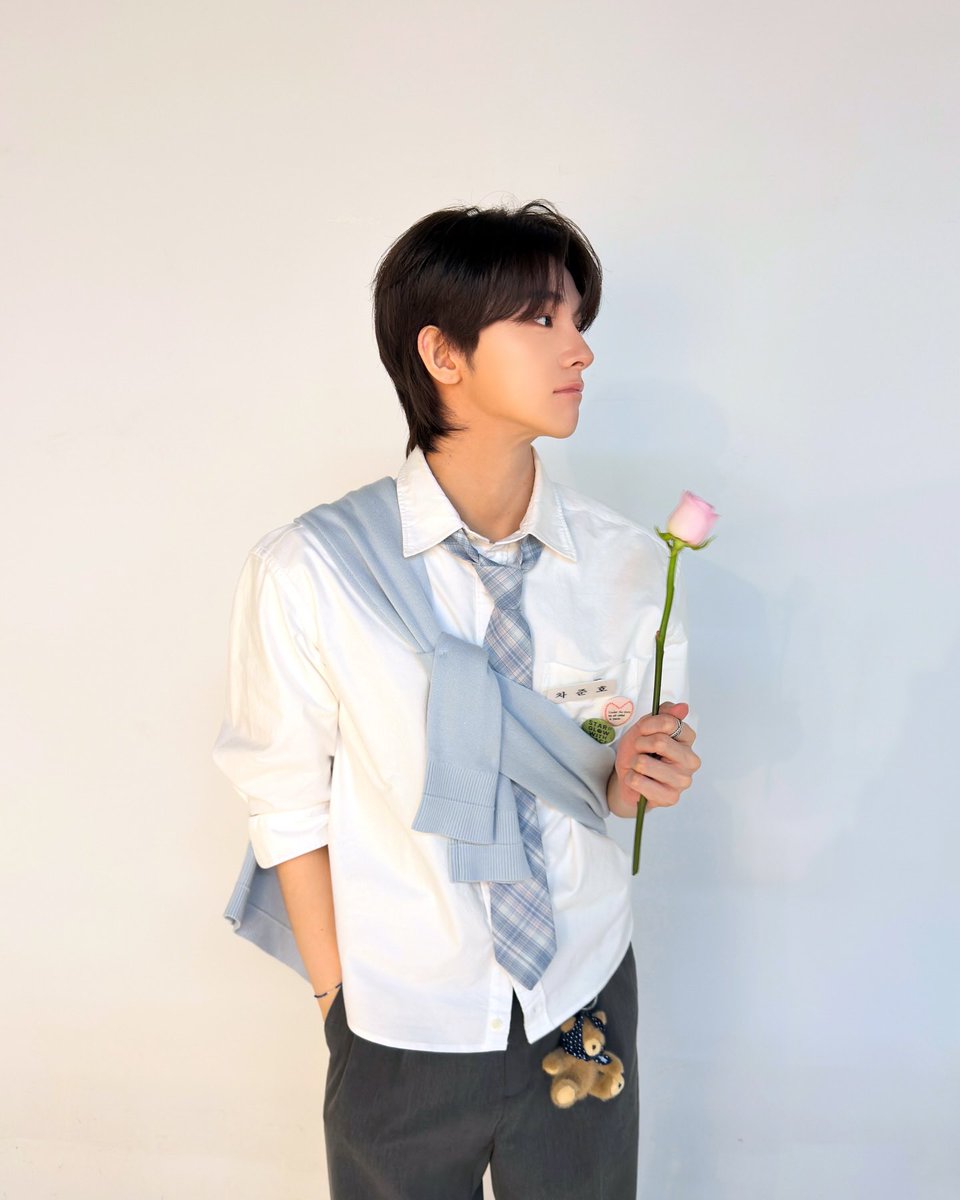 첼 tweet media