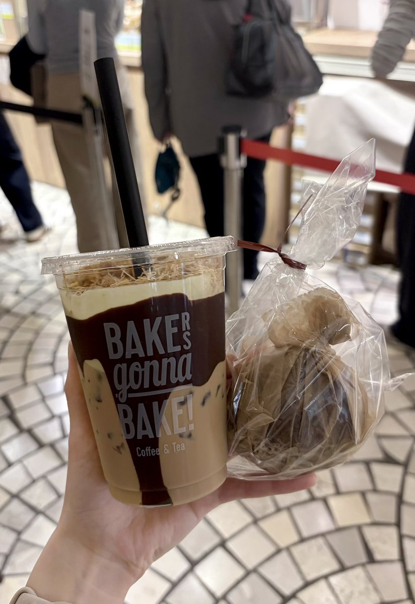 istp171's tweet photo. 捕獲⭐️12:00に行って表参道店はどっちも余裕で残ってた⭕️ https://t.co/ajTYLVPJbE